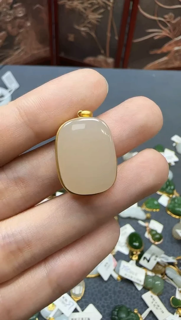 和田玉18K金镶嵌挂件1