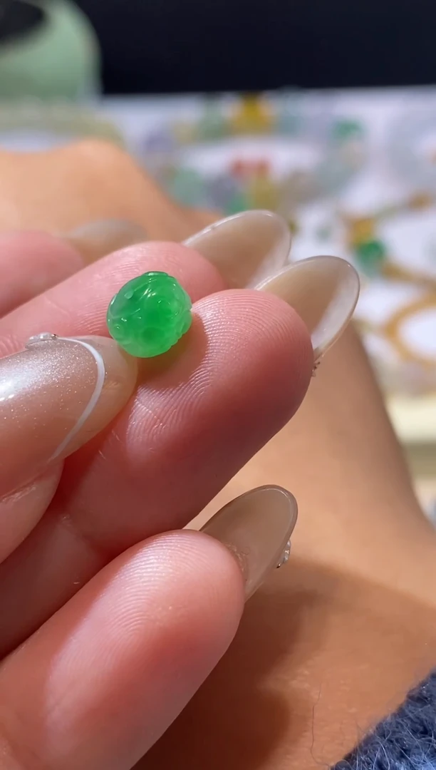 未镶嵌定制翡翠卡6.8回纹雕珠