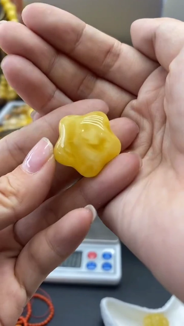 琥珀未镶嵌珠宝奇石2037