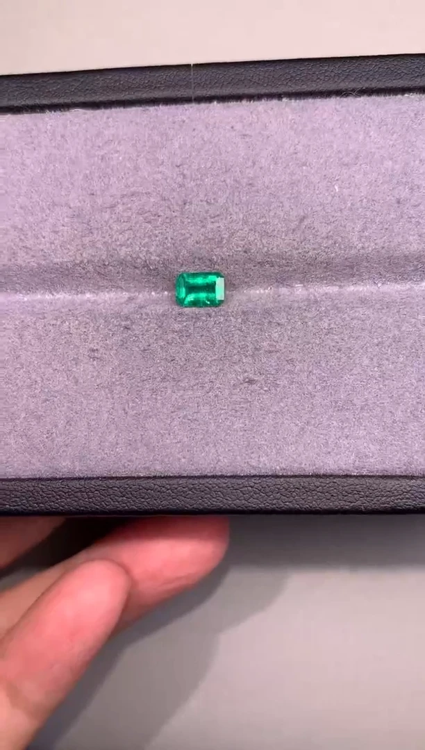 裸石未镶嵌祖母绿0.83ct赞比亚吉尔德VVG微A311