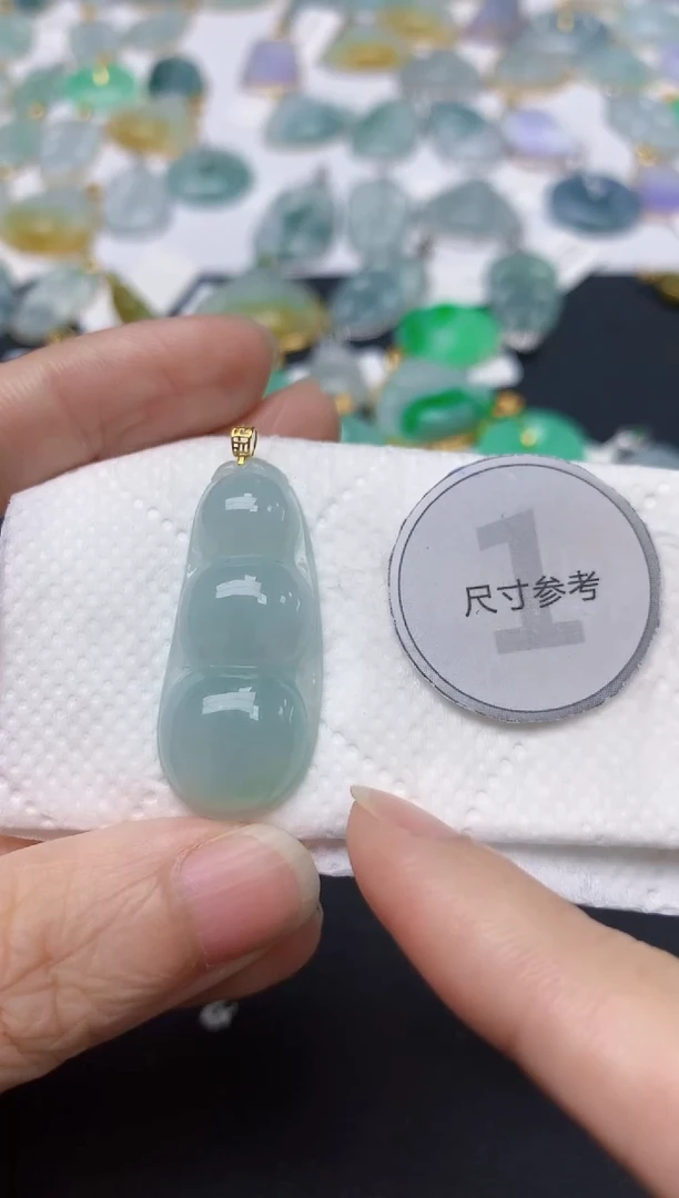 翡翠18K金镶嵌颈饰天然缅甸A货翡翠