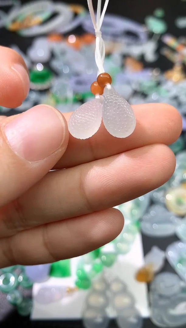颈饰未镶嵌翡翠吊坠