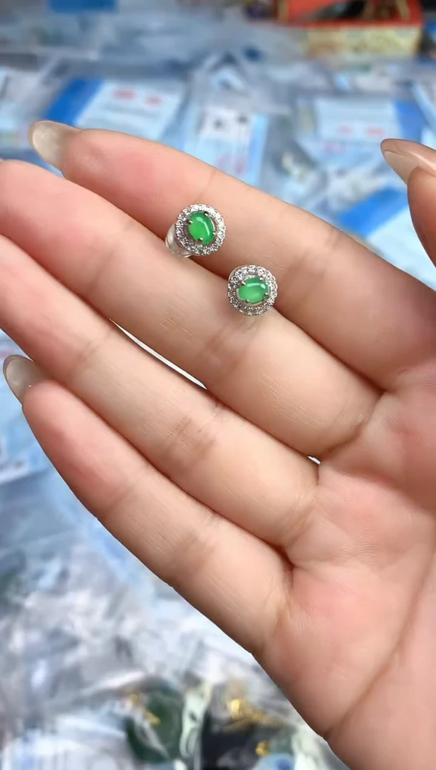 颈饰银S925镶嵌翡翠2025111701