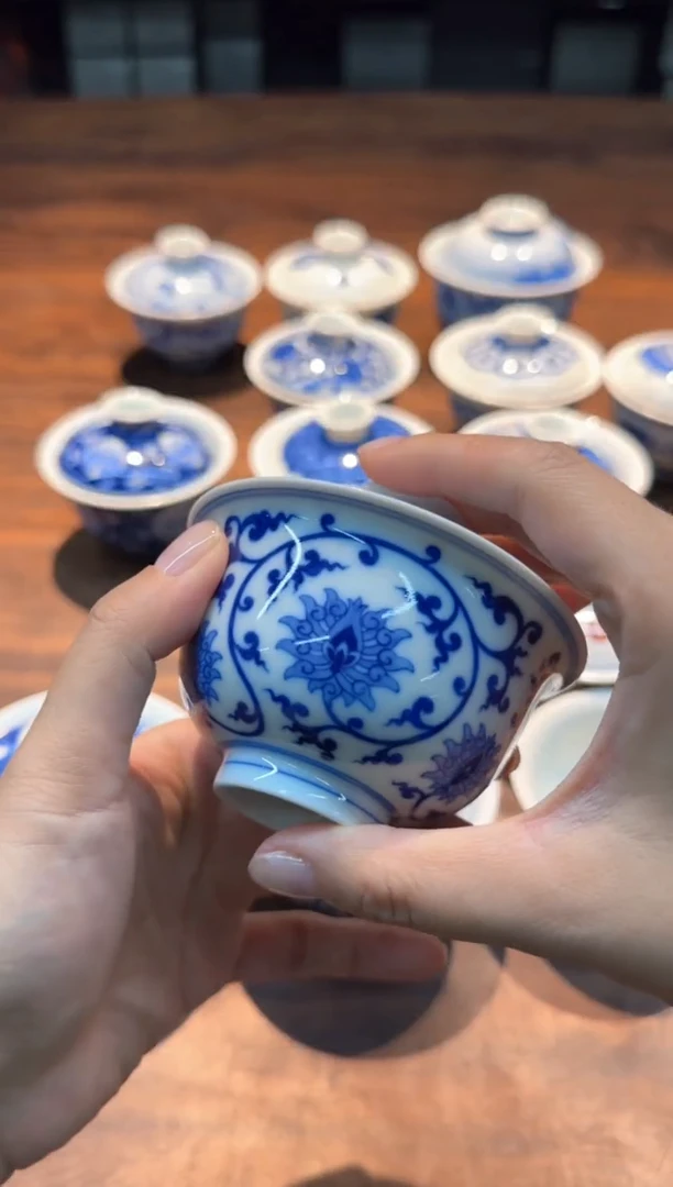 风**哇妙色 青花缠枝莲纹盖碗