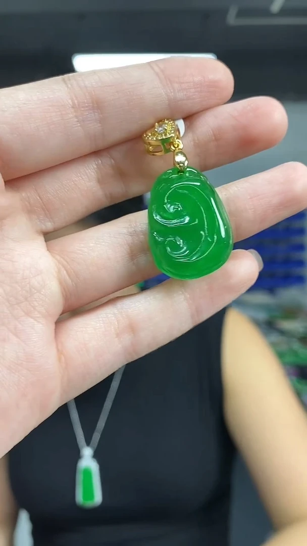 颈饰未镶嵌翡翠多样性发其一颜色微差