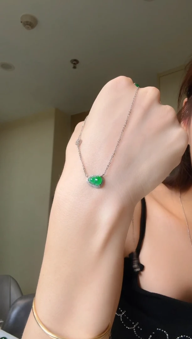 翡翠银S925镶嵌套链天然翡翠吊坠