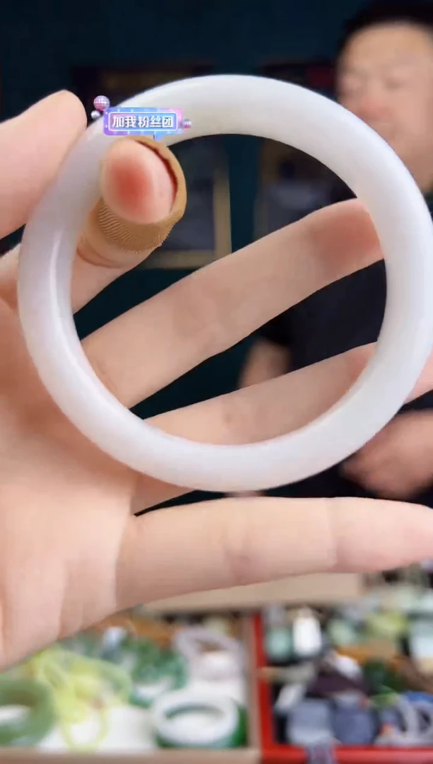 和田玉手镯未镶嵌多样性发货 拍一单发一个52-64