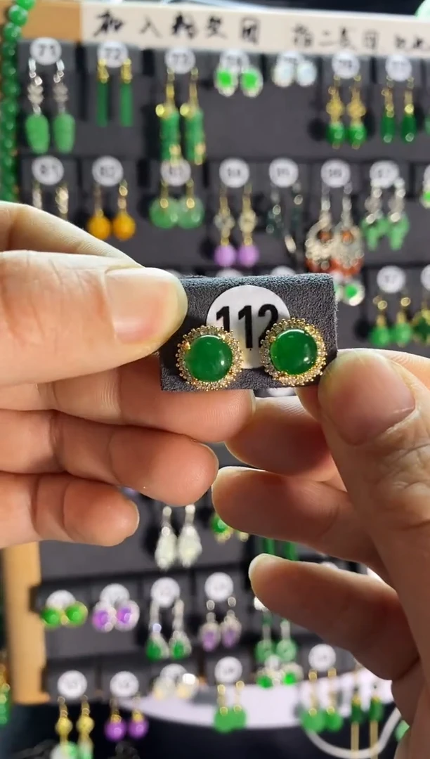 【闪购商品】翡翠耳饰银S925镶嵌112....