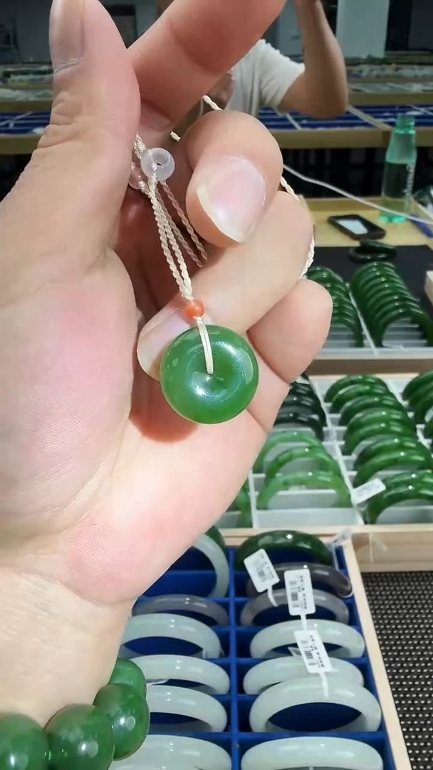 颈饰未镶嵌和田玉（碧玉）平安扣吊坠 放漏款 20*5.5