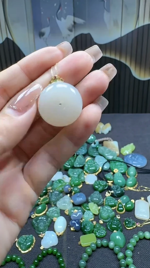 和田玉18K金镶嵌挂件1