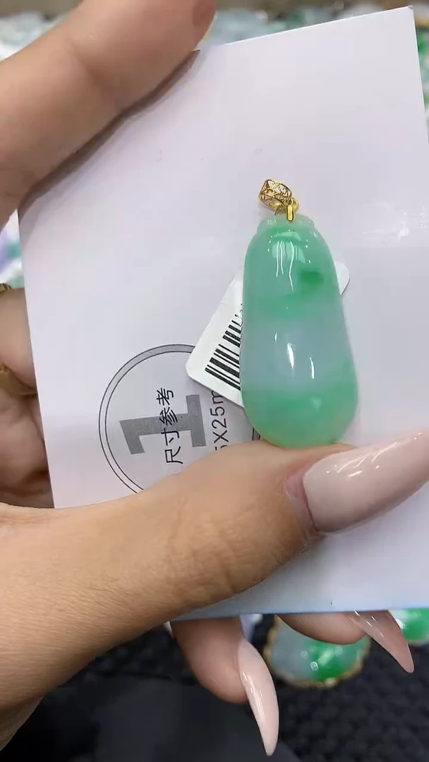 颈饰18K金镶嵌翡翠111111111111