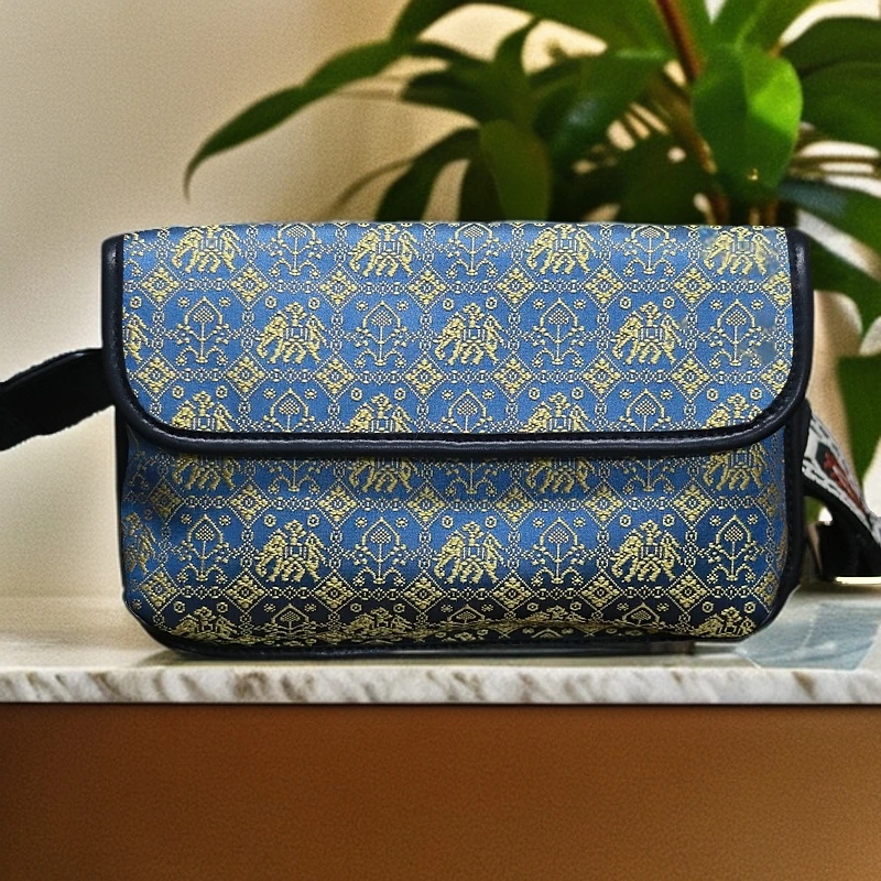 广西非遗壮锦包包男女同款时尚胸包小方包单肩斜挎包大方休闲百搭