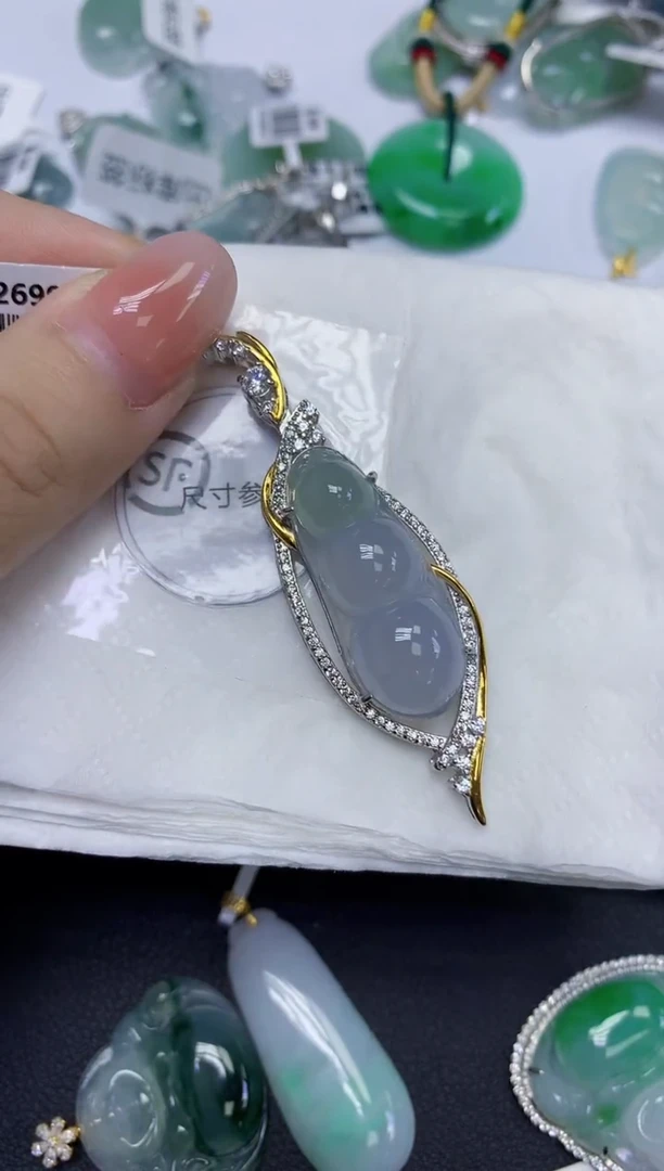 颈饰未镶嵌翡翠天然缅甸翡翠A货百元以上9元证书费自理