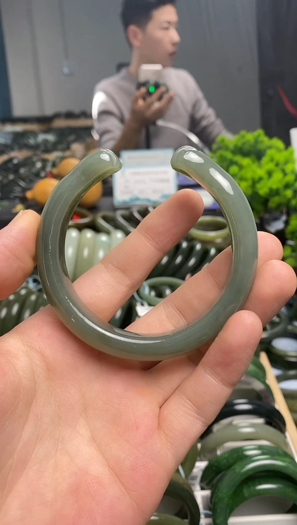 未镶嵌手镯和田玉61