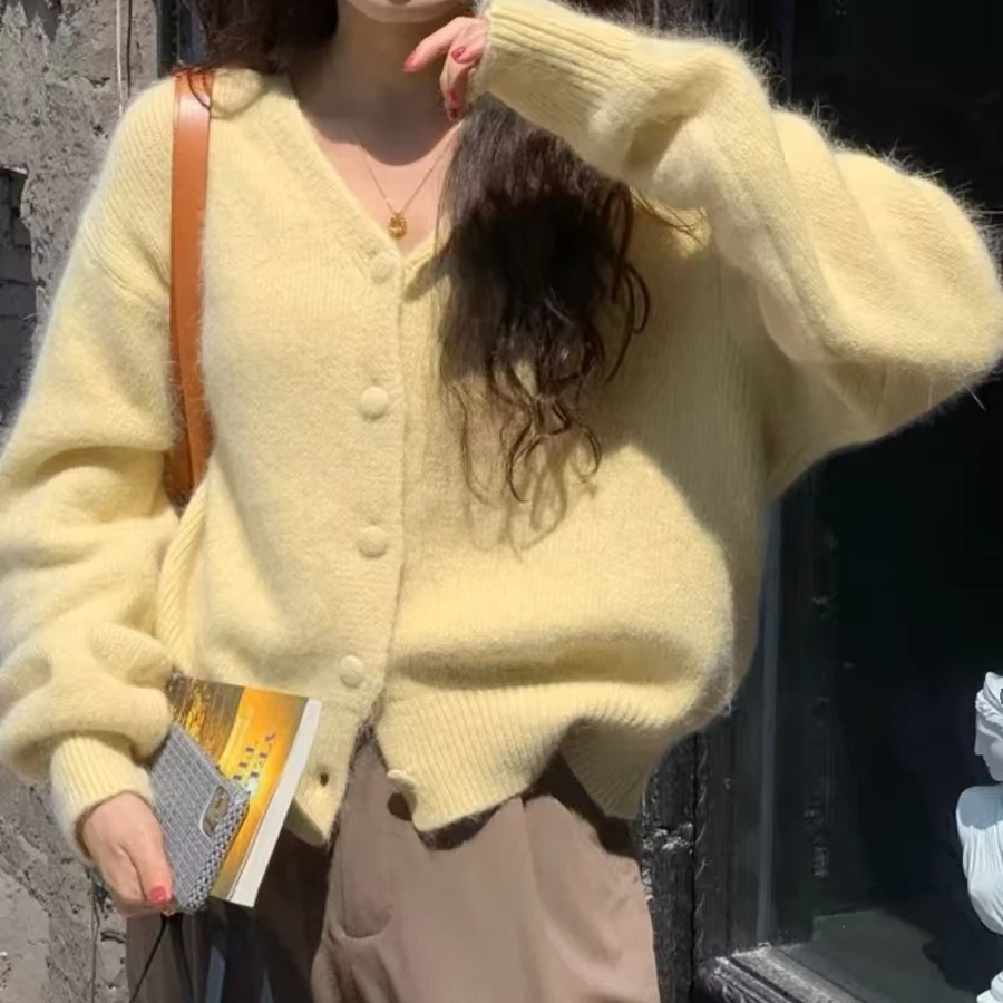 牛油果绿针织开衫女外套复古软糯V领上衣高级感慵懒外穿毛衣