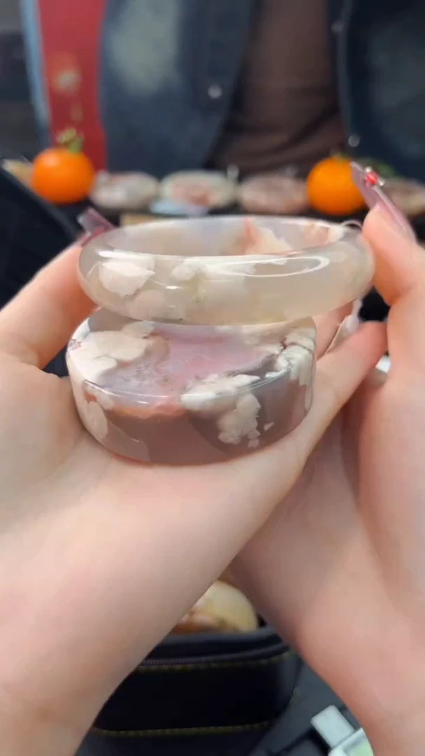 【闪购商品】石英质玉手镯未镶嵌赠送镯心（60圈口）