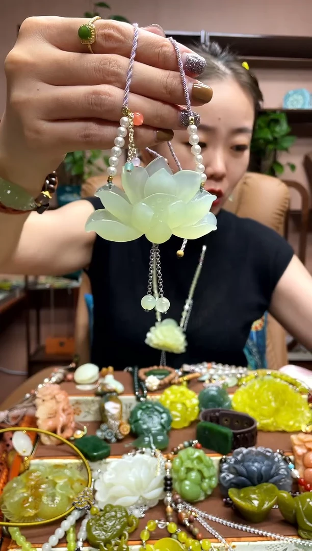 未镶嵌岫玉吊坠·