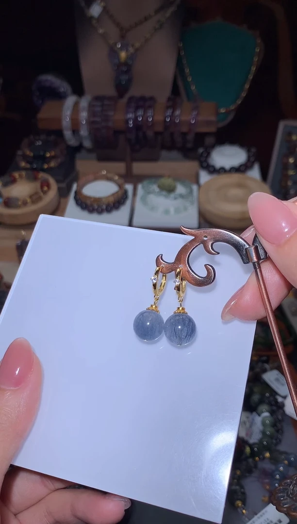 未镶嵌颈饰水晶蓝兔毛耳饰