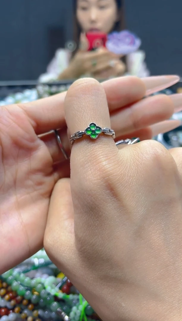 颈饰未镶嵌翡翠/T/翡翠A货，一件也是批发价