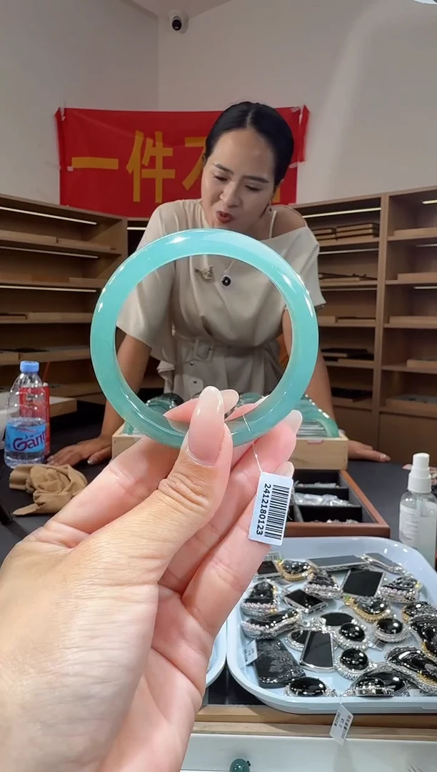 未镶嵌手镯翡翠54圈