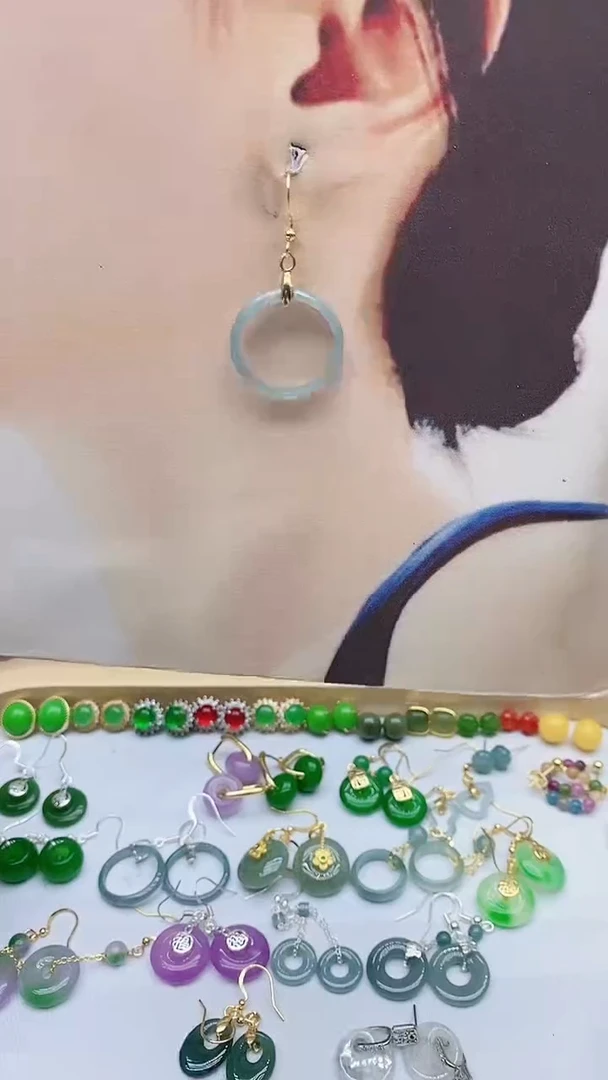 未镶嵌翡翠耳饰翡翠1