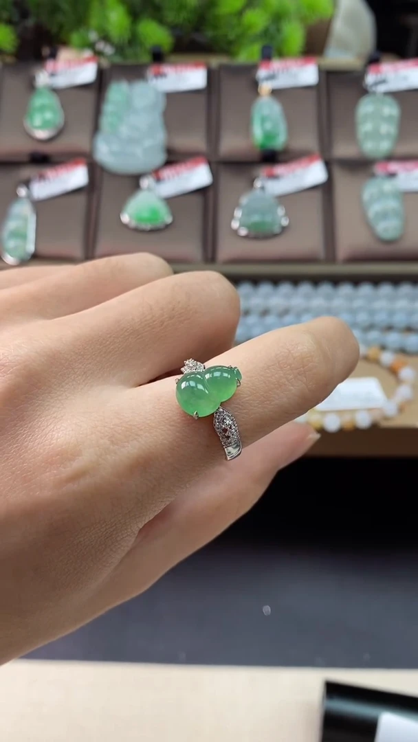 【闪购商品】翡翠戒指18K金镶嵌戒指