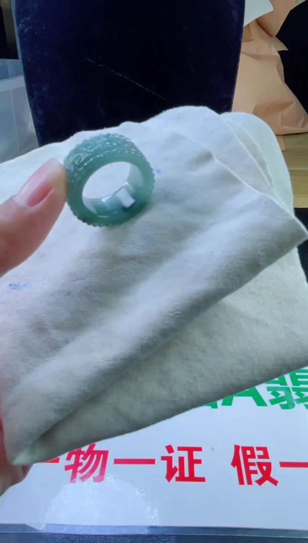翡翠戒指未镶嵌戒圈