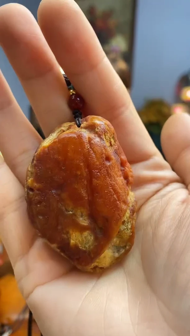 未镶嵌颈饰琥珀吊坠