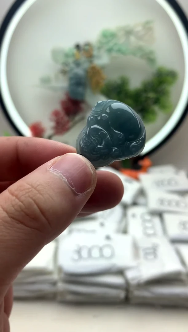 颈饰未镶嵌翡翠小佛公