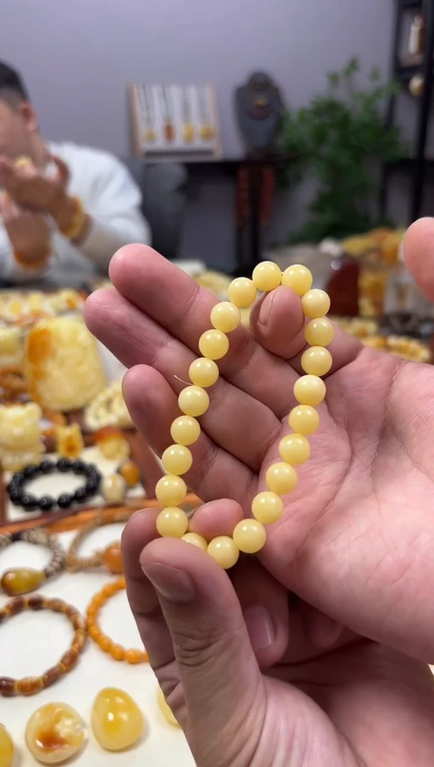 【闪购商品】蜜蜡裸石未镶嵌手串