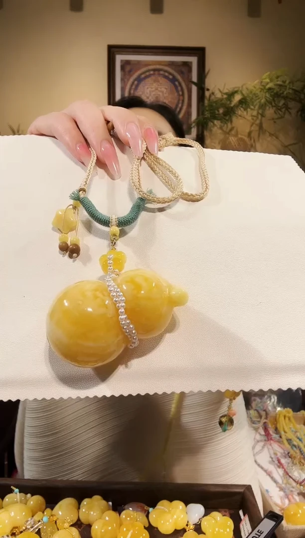琥珀颈饰未镶嵌吊坠
