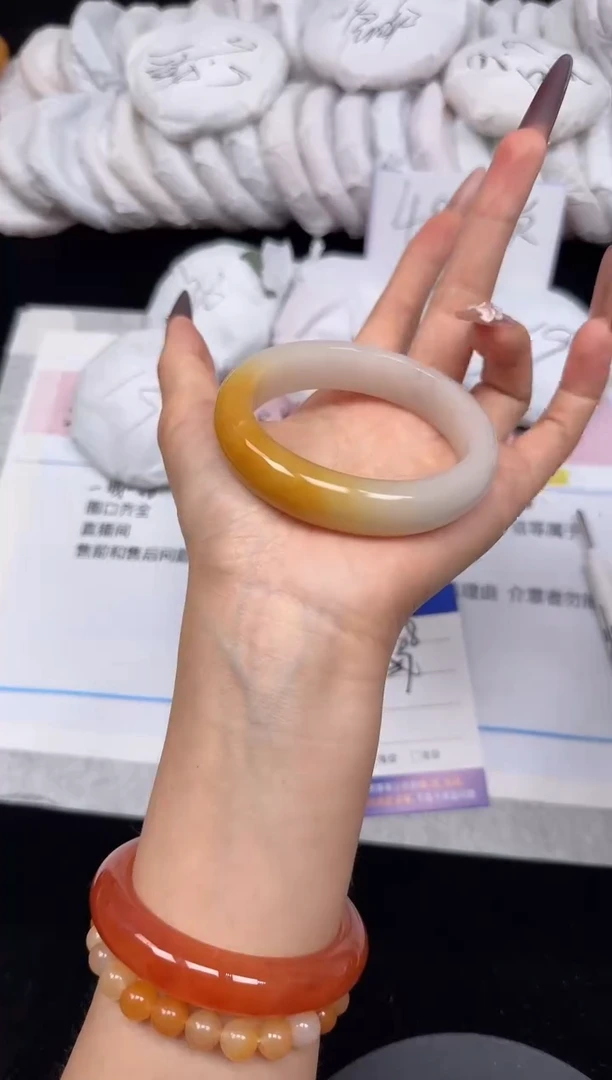 未镶嵌手镯石英质玉88/57