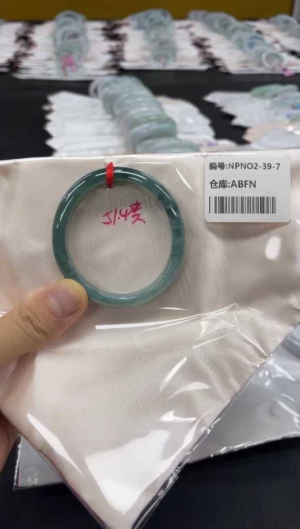 未镶嵌手镯翡翠翡翠手镯