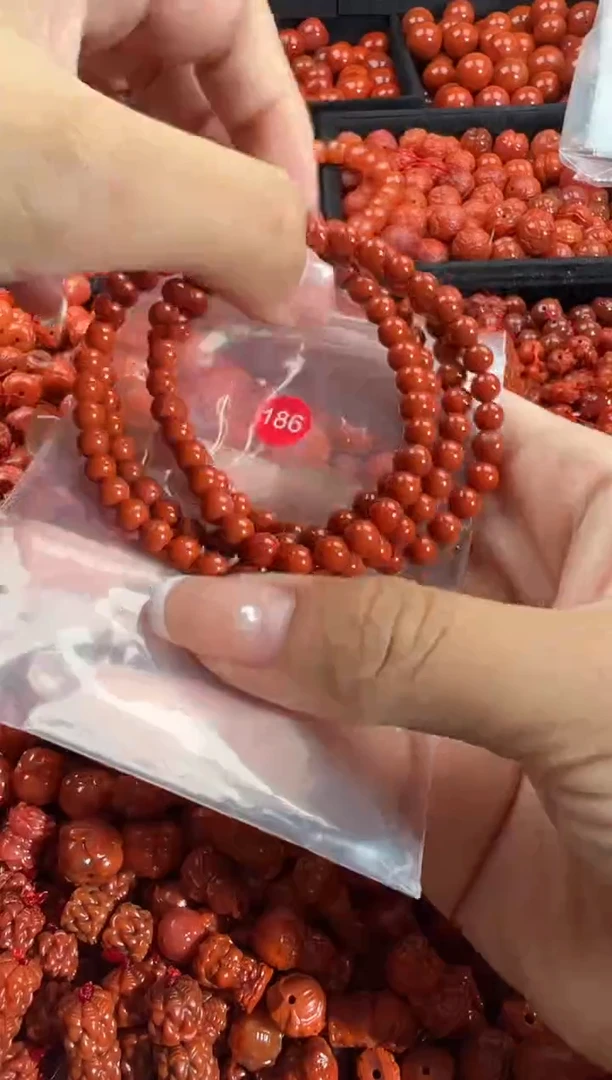颈饰未镶嵌南红玛瑙璐**璐1