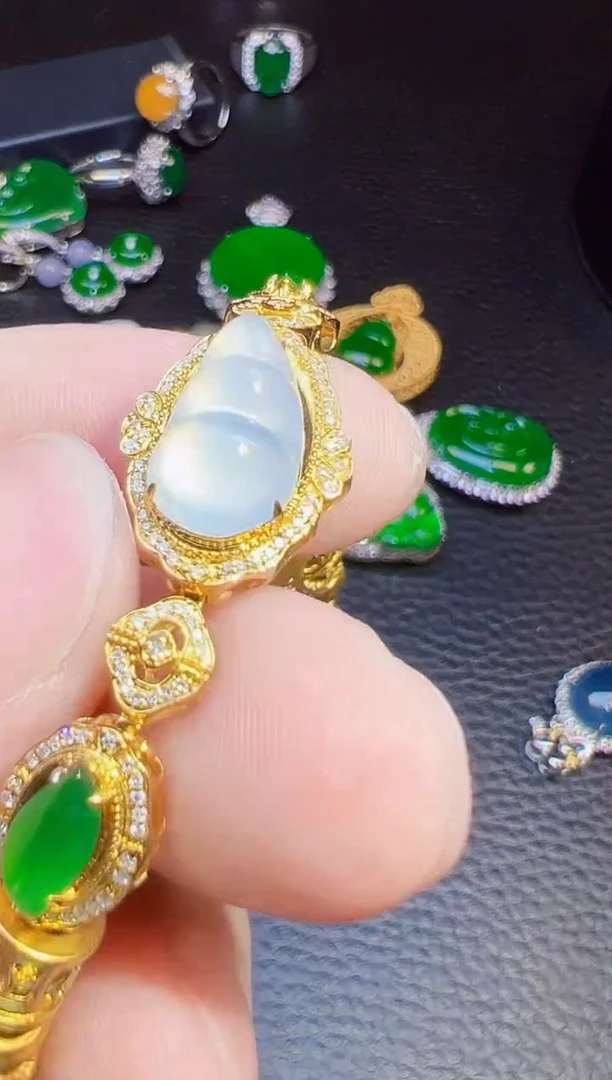 足金镶嵌手链翡翠y****、翡翠
