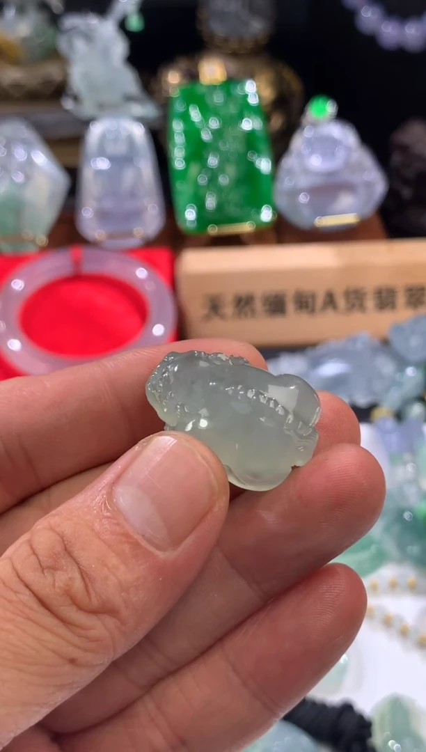 吊坠(不含链)未镶嵌翡翠天然翡翠吊坠