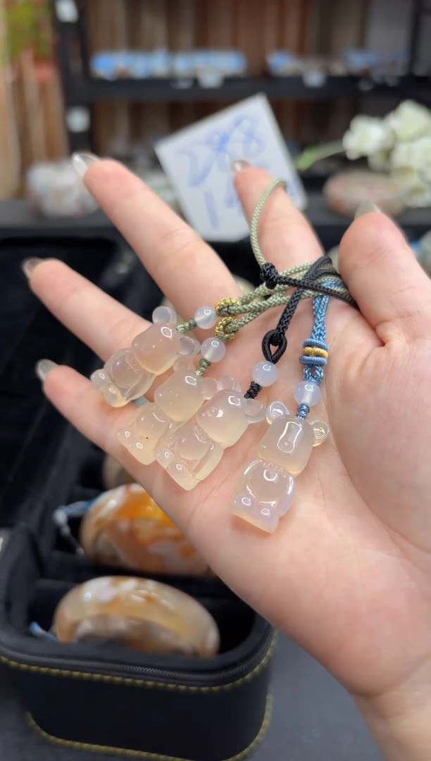 吊坠(赠链)未镶嵌石英质玉A364(多样性发其一)