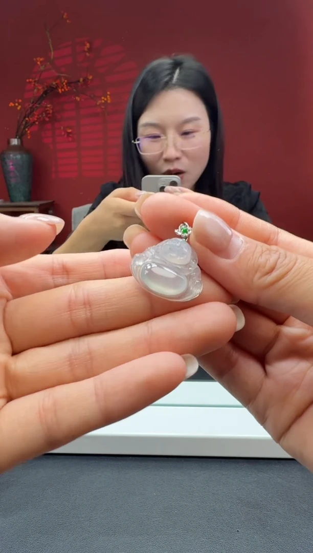 颈饰18K金镶嵌翡翠佛公