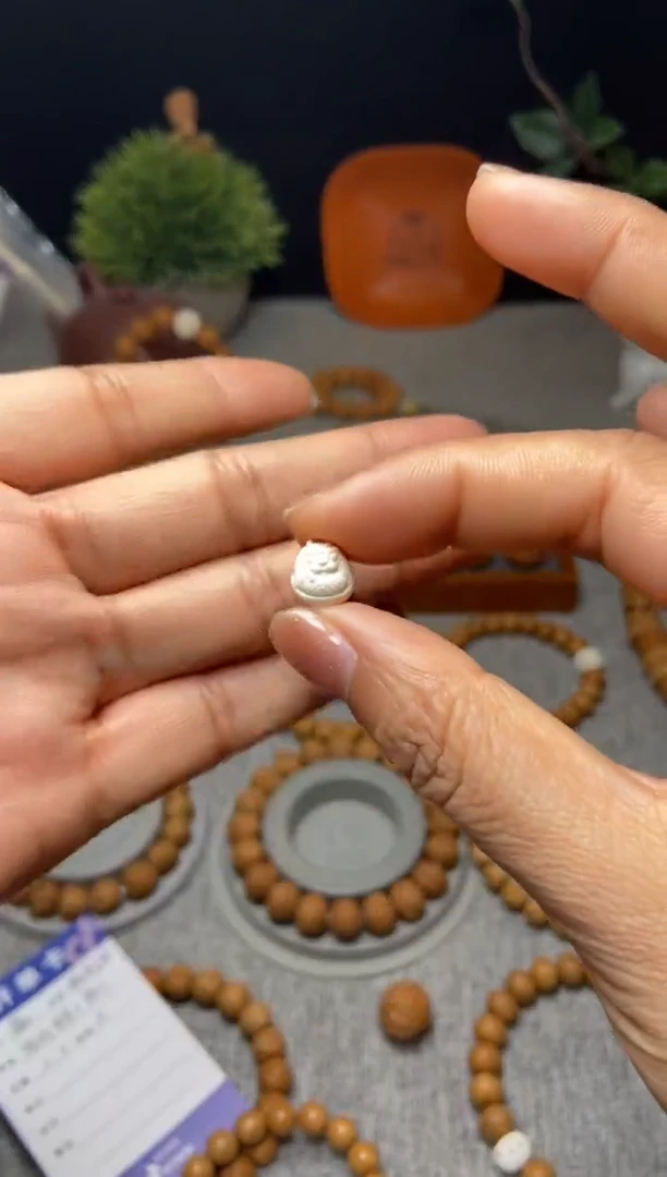 【闪购商品】猴头核桃吊坠龙宝宝10+