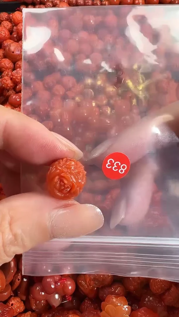 颈饰未镶嵌南红玛瑙1