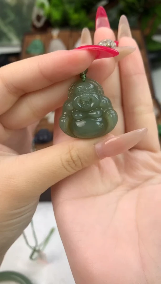 颈饰未镶嵌和田玉吊坠