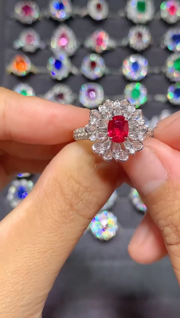 18K金镶嵌戒指红宝石1.04CT