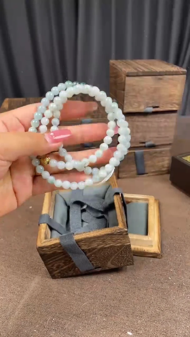 颈饰未镶嵌翡翠项链