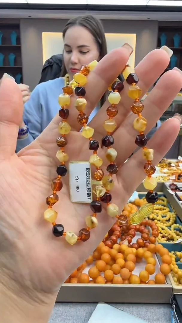 琥珀颈饰未镶嵌18秒拍号 假一罚三