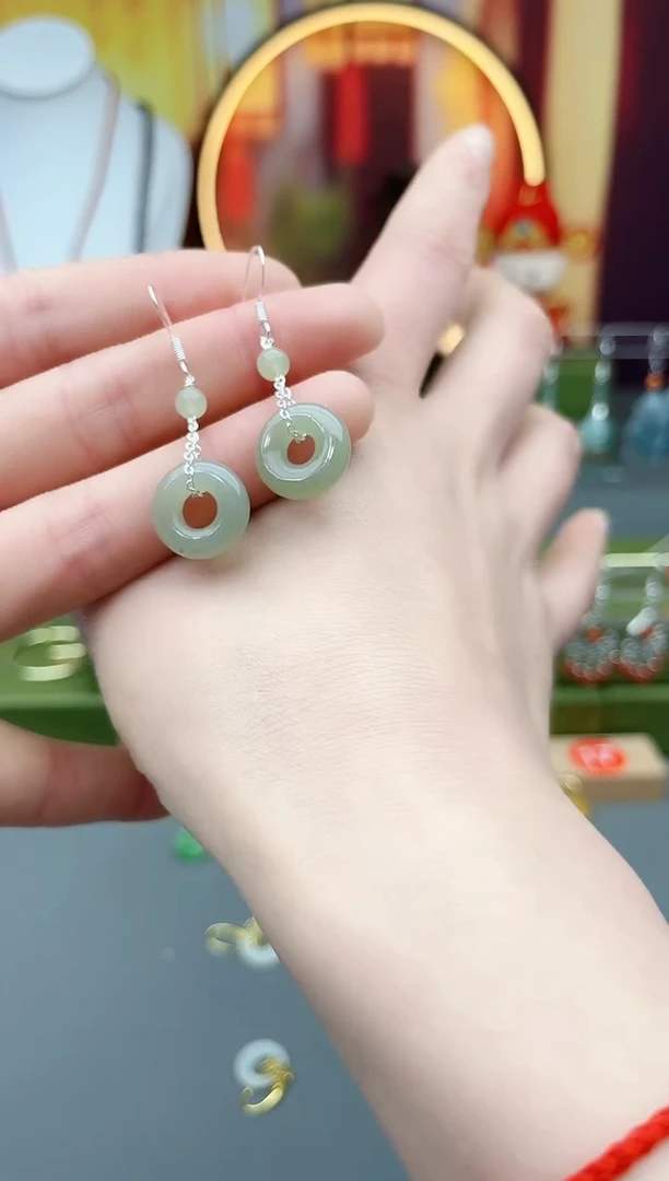 未镶嵌和田玉耳饰平安扣