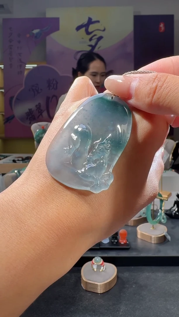 吊坠(不含链)未镶嵌翡翠龙牌