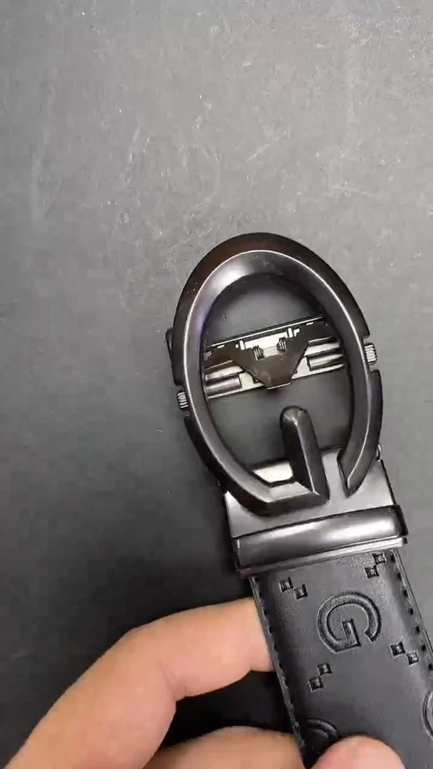 2025新款L男士2经典时尚百搭商务自动扣微瑕皮带