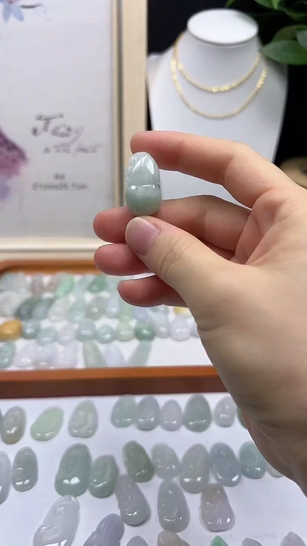 颈饰未镶嵌翡翠福瓜11