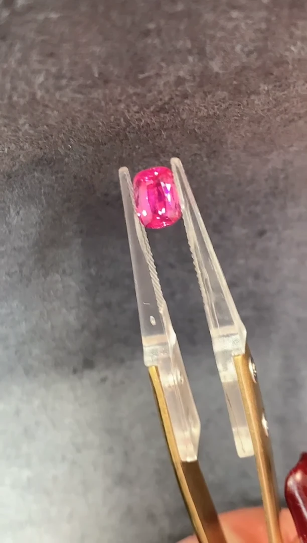 裸石尖晶石1.05克拉莲花马亨盖