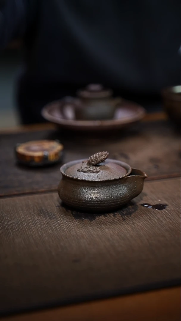 全手工制作  柴烧紫砂宝瓶
